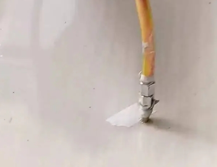 芦淞瓷砖空鼓维修公司专业解答在瓷砖铺贴过程中，如果使用的砂料过粗（如全部使用了粗砂），可能会导致以下问题